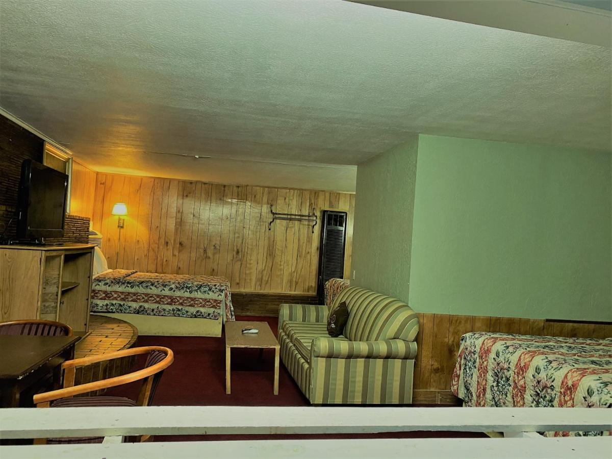 Madill Inn Exterior photo